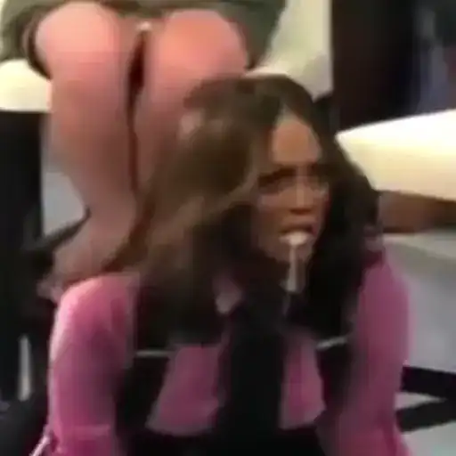 Sticker 🧟‍♀️