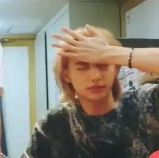 Sticker 🤦‍♀️