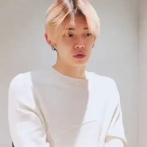 Sticker 😶‍🌫️