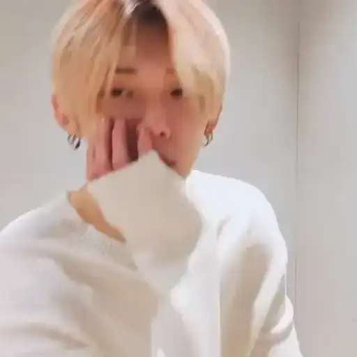 Sticker 😶‍🌫️