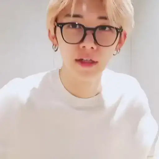 Sticker 😶‍🌫️