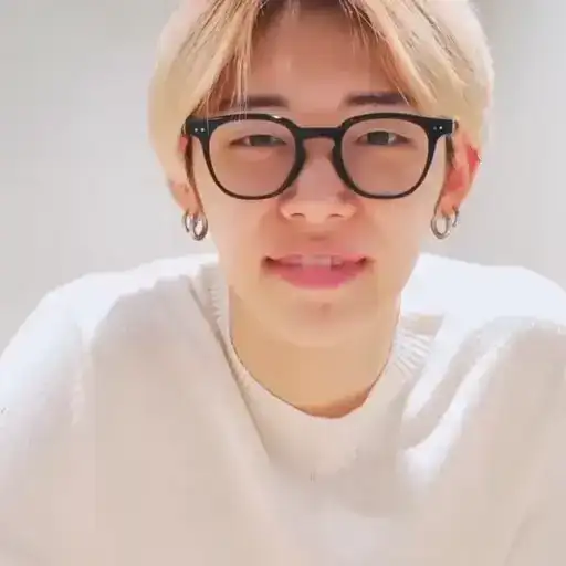 Sticker 😶‍🌫️