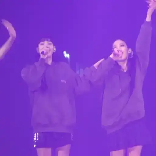 Sticker 👩‍❤️‍💋‍👩