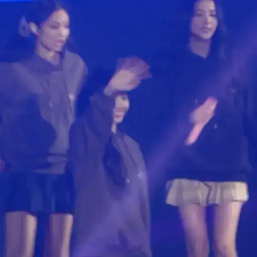 Sticker 👩‍❤️‍💋‍👩